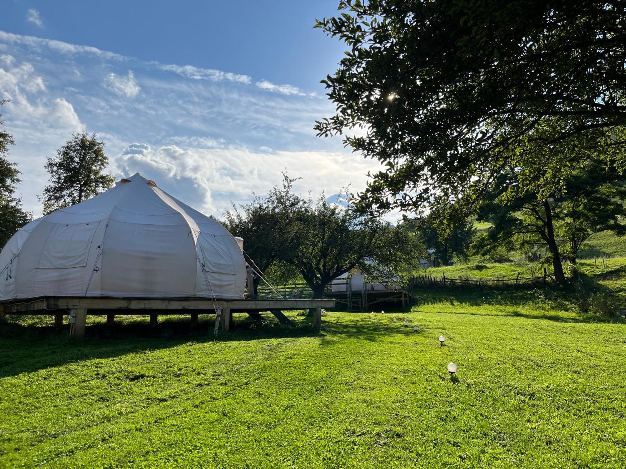 Flore'S Garden Glamping บราน ภายนอก รูปภาพ